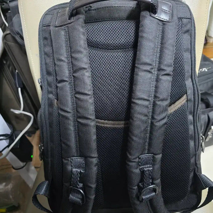 [BUNJANG] Tumi Knox Black Backpack / TUMI 투미녹스 블랙 백팩 남성 222681HK2
