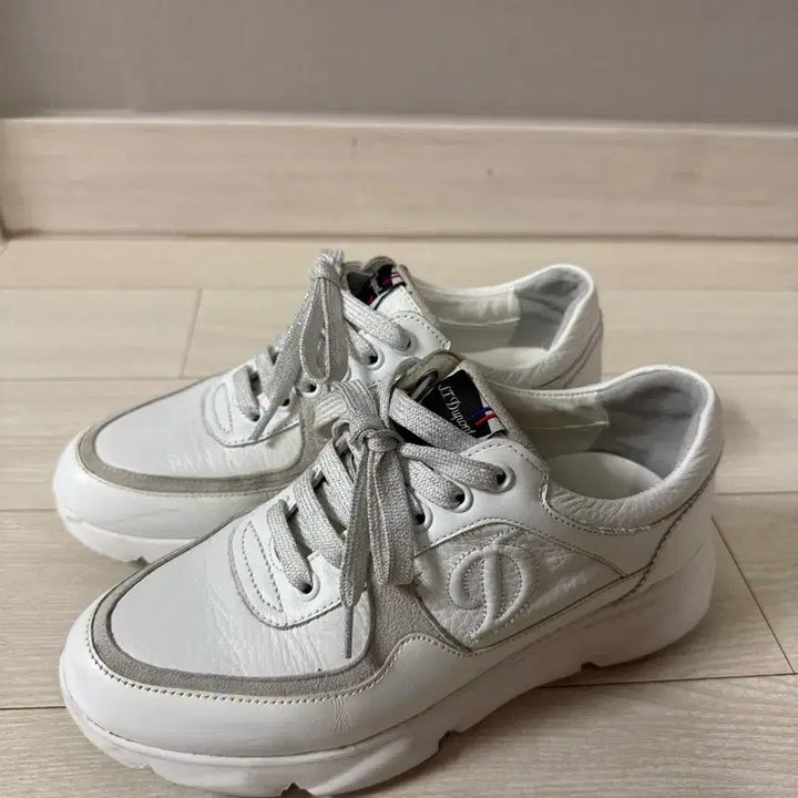 [BUNJANG] Dupont Classic White Sneakers (230mm) / 듀퐁 클래식 화이트 스니커즈 (정품, 230mm)