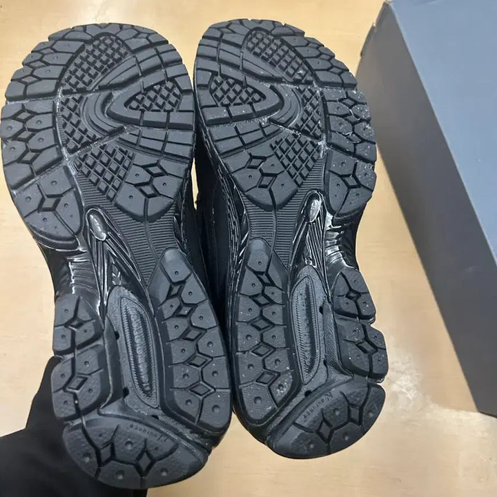 [SOLD OUT] (새상품)265 뉴발란스 1906L 블랙