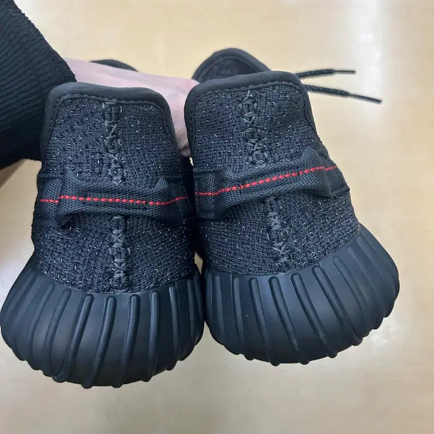 [BUNJANG] Adidas Yeezy Boost 350 V2 Black - Non-Reflective Sneakers / (새상품) 285 아디다스 이지 부스트 350 V2 블랙 - 논리플렉티브