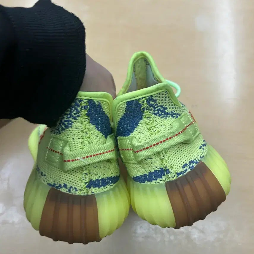 [BUNJANG] Adidas Yeezy Boost 350 V2 Frozen Yellow Sneakers / (새상품) 255 아디다스 이지 부스트 350 V2 프로즌 옐로우