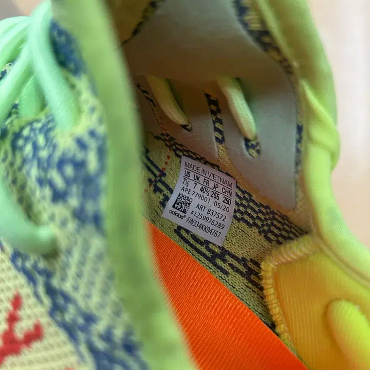[BUNJANG] Adidas Yeezy Boost 350 V2 Frozen Yellow Sneakers / (새상품) 255 아디다스 이지 부스트 350 V2 프로즌 옐로우