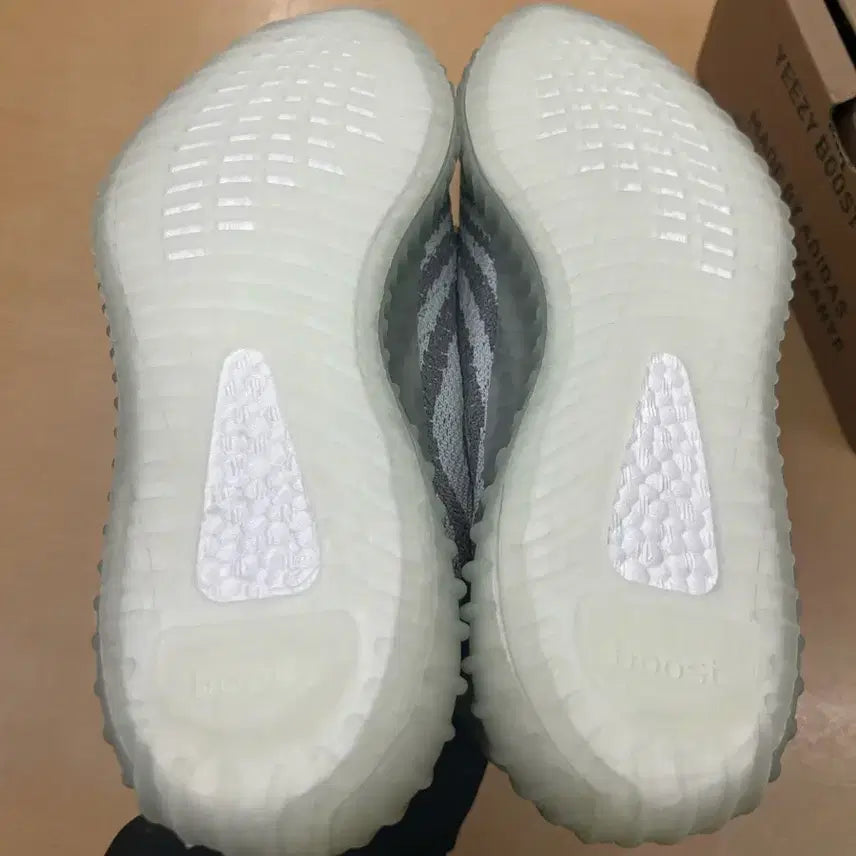 [SOLD OUT] (새상품) 280 아디다스 이지 부스트 350 V2 블루 틴트 2021/