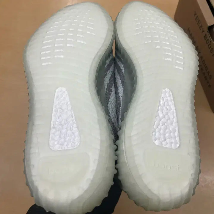 [SOLD OUT] (새상품) 280 아디다스 이지 부스트 350 V2 블루 틴트 2021/