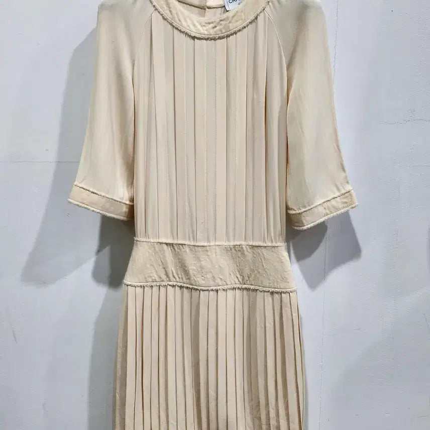 [SOLD OUT] 샤넬 아이보리 플리츠 원피스 34 정품