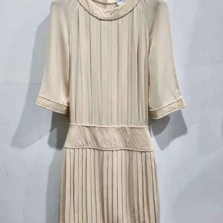 [SOLD OUT] 샤넬 아이보리 플리츠 원피스 34 정품