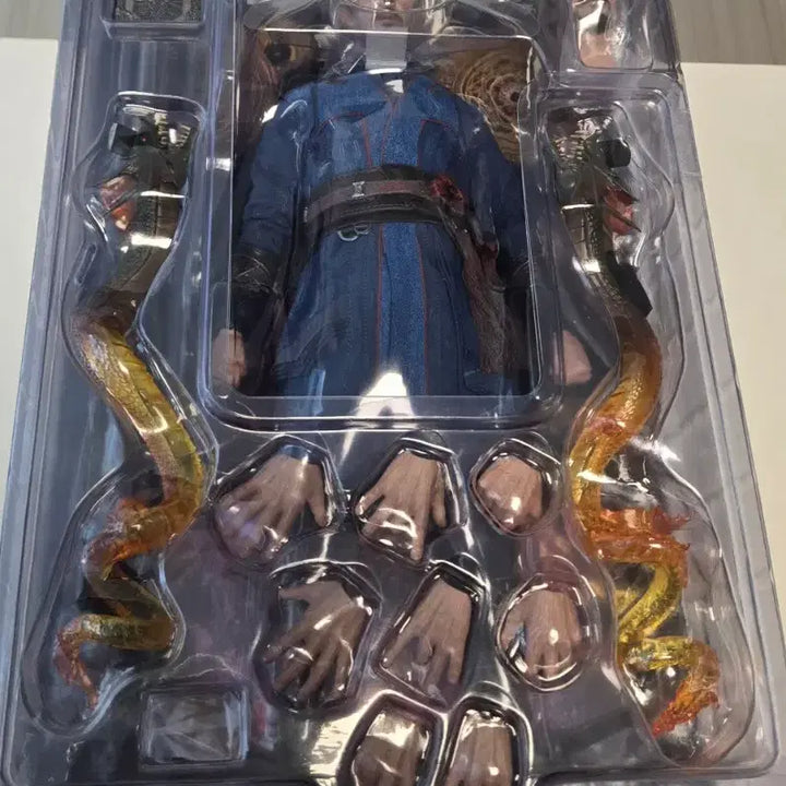 [SOLD OUT] 핫토이 닥터스트레인지 2채 구성 대혼돈의멀티버스