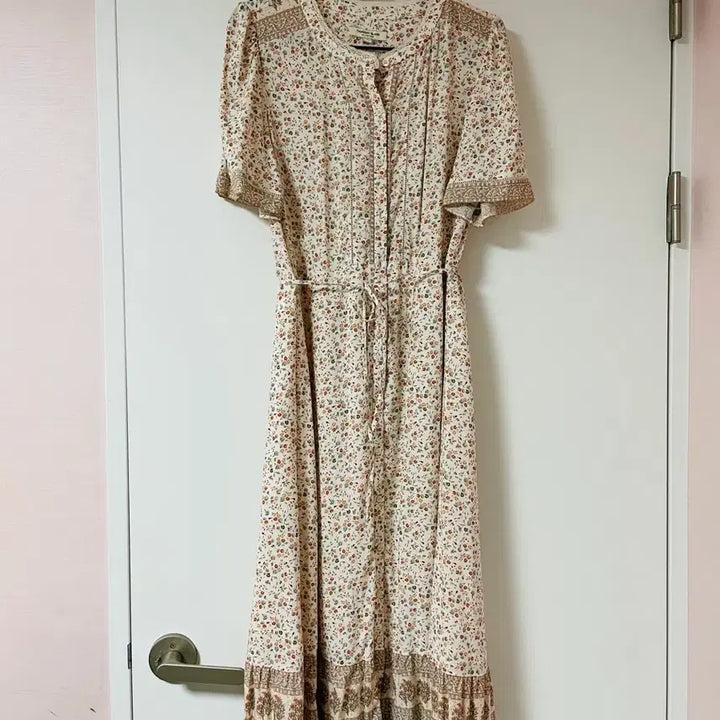 [SOLD OUT] 써스데이아일랜드 플라워 풀 오픈 롱 원피스 S