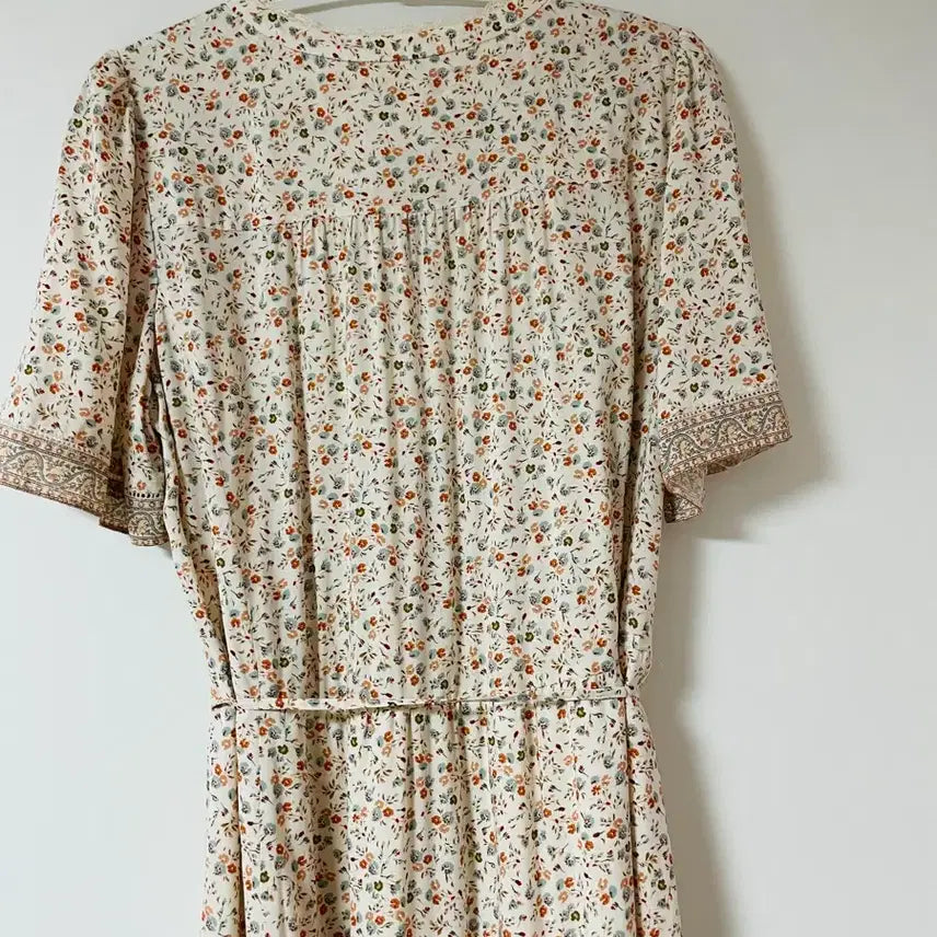 [SOLD OUT] 써스데이아일랜드 플라워 풀 오픈 롱 원피스 S
