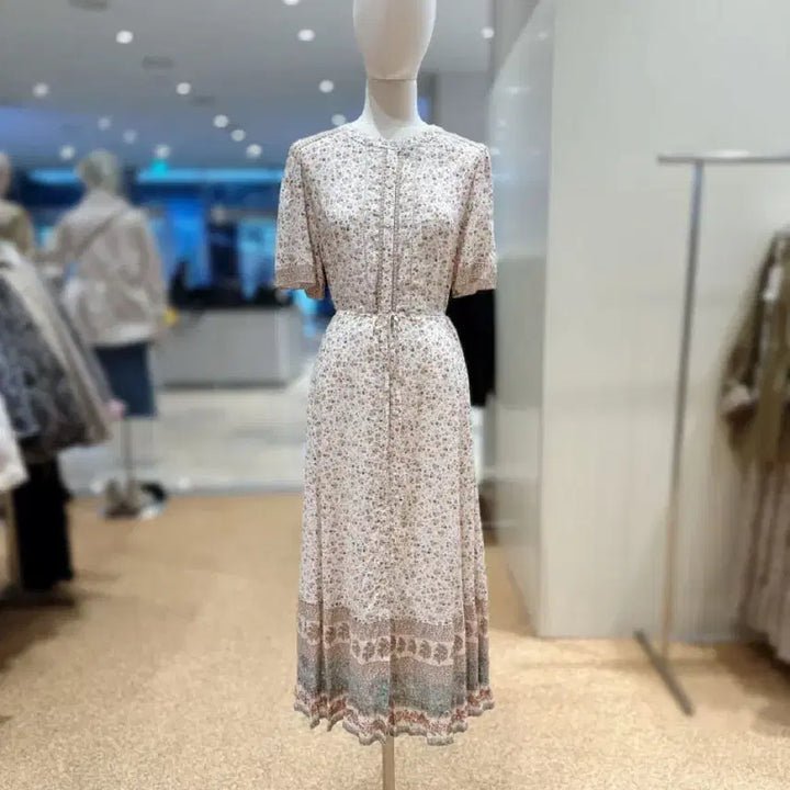 [SOLD OUT] 써스데이아일랜드 플라워 풀 오픈 롱 원피스 S