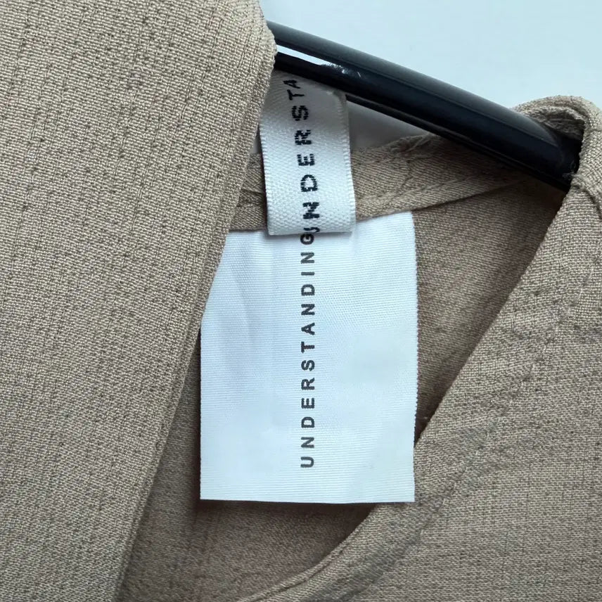 [SOLD OUT] 언더스탠딩 베이지 민소매 베이지 원피스