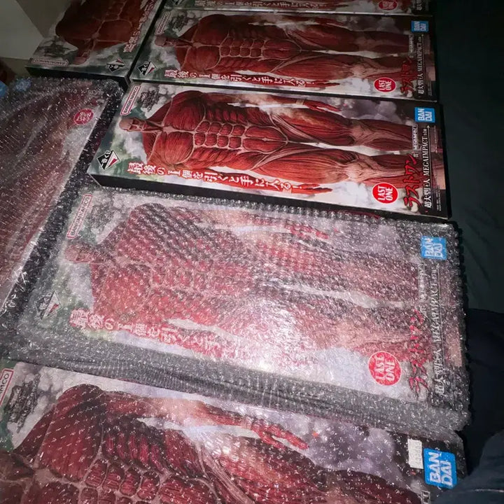[SOLD OUT] 미개봉)진격의 거인 초대형 거인 피규어 이치방쿠지 제일복권