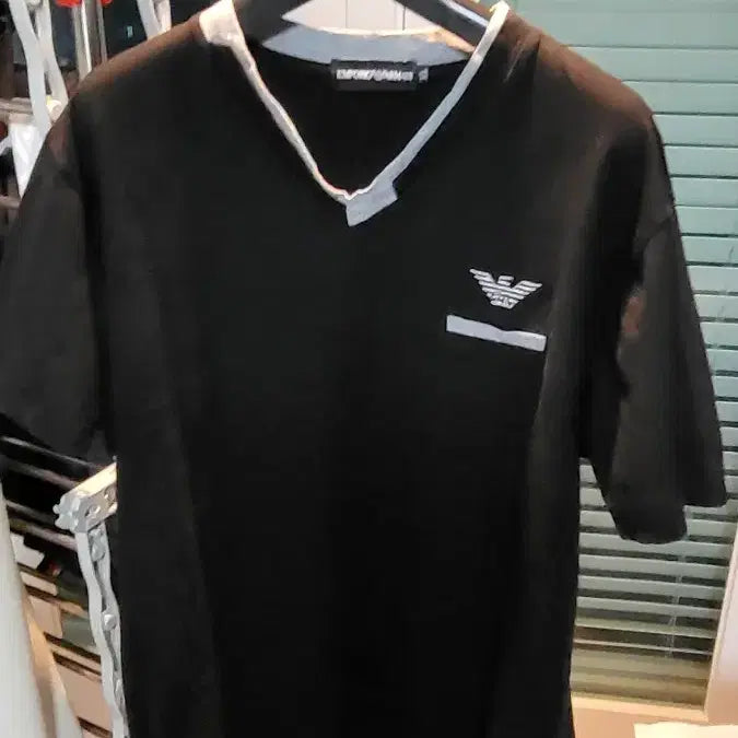 [BUNJANG] Emporio Armani Black Short Sleeve T-Shirt / 엠포리오 아르마니 블랙 반팔 티셔츠