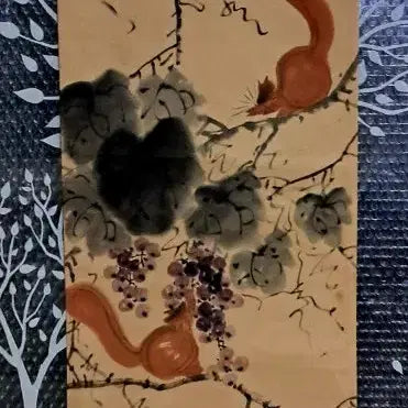 [BUNJANG] Korean Traditional Painting: Squirrel and Grapes / 동양화 다람쥐 포도 그림
