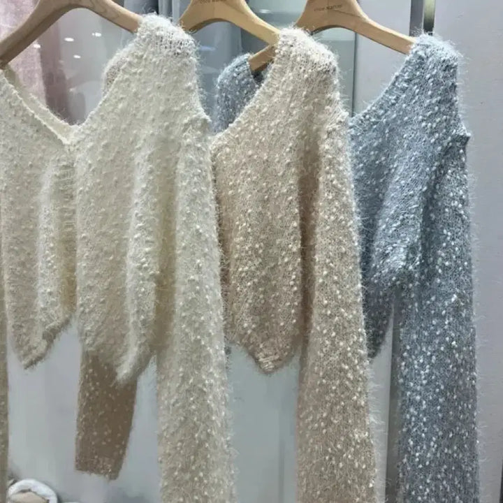 [BUNJANG] V-Neck Boucle Crop Cardigan / 브이넥 부클 크롭 가디건 새상품