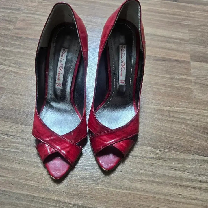 [BUNJANG] Vivian Barrett Red Slingback Open Toe Wedge Heels (Size 235) / Vivian Barrett 레드 슬링백 오픈토 웨지힐 235