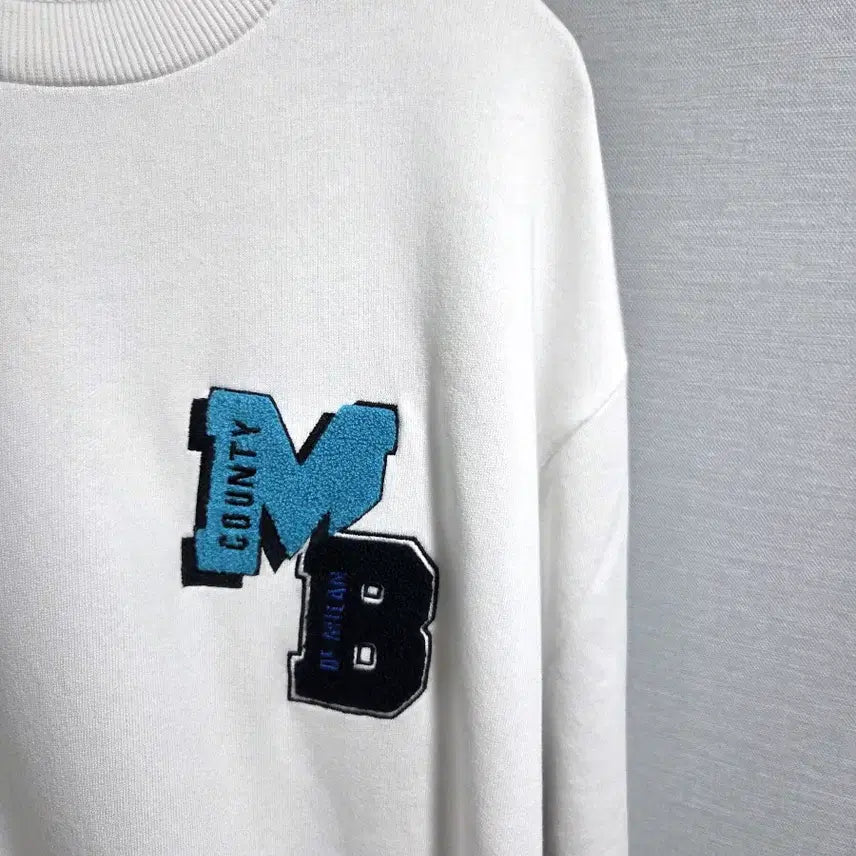 [BUNJANG] Marcelo Burlon Emblem Patch Sweatshirt / 마르셀로볼론 엠블럼 패치 스웨트셔츠
