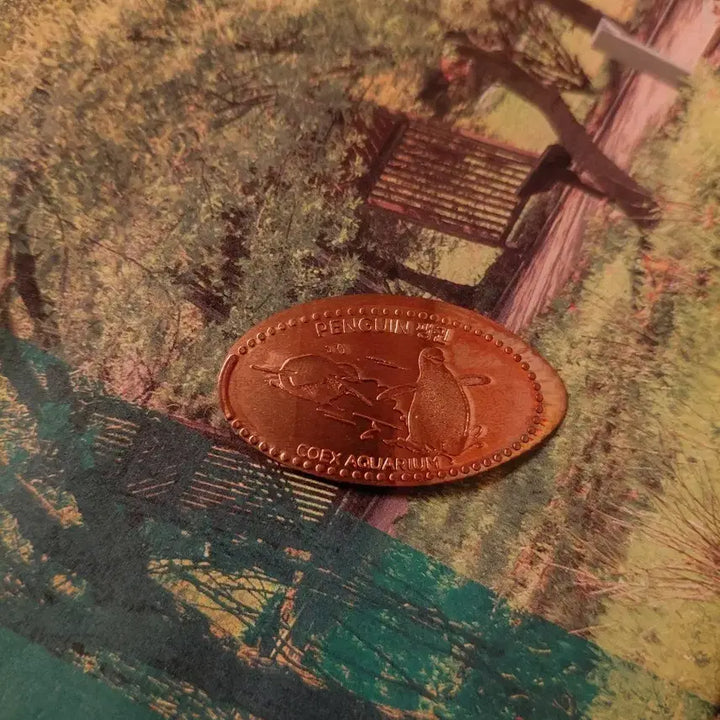[BUNJANG] Lotte World COEX Aquarium Penguin Commemorative Coin / 롯데월드 코엑스 아쿠아리움 펭귄 기념주화