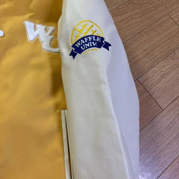 [BUNJANG] Waffle University Mustard Limited Edition Baseball Jacket / 와플대학 잠바 라지 사이즈 머스타드 한정판