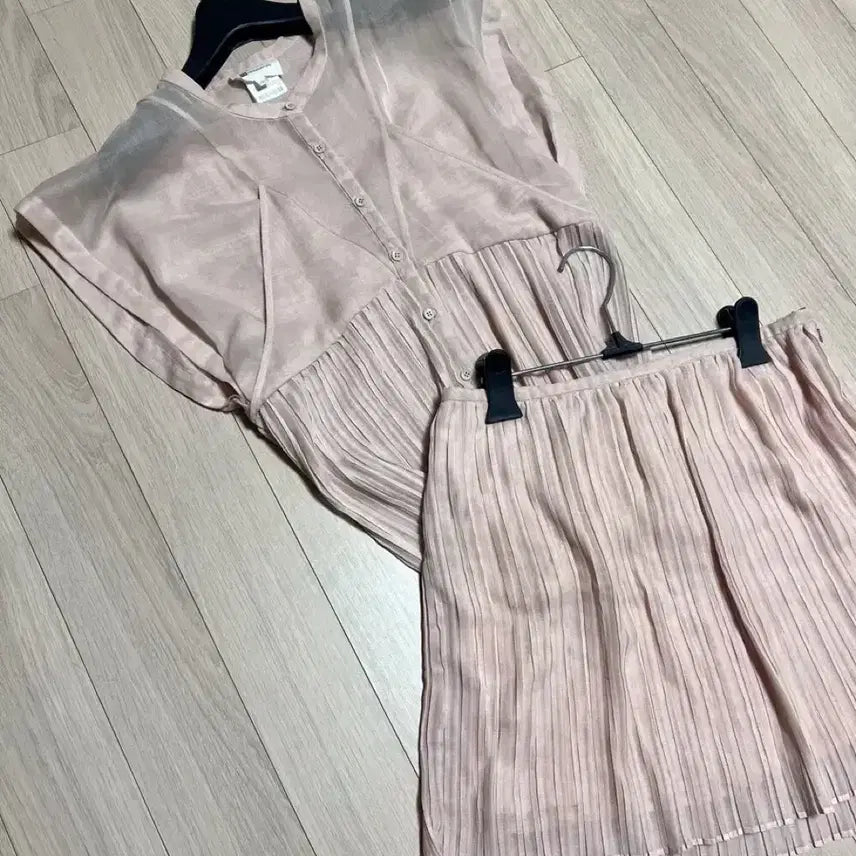 [BUNJANG] Vanessa Bruno Athé Chiffon Pleats Two-Piece Blouse and Mini Skirt Set Pink Beige / 바네사브루노아떼 쉬폰 플리츠 투피스 블라우스미니스커트셋업세트치마핑크베이지