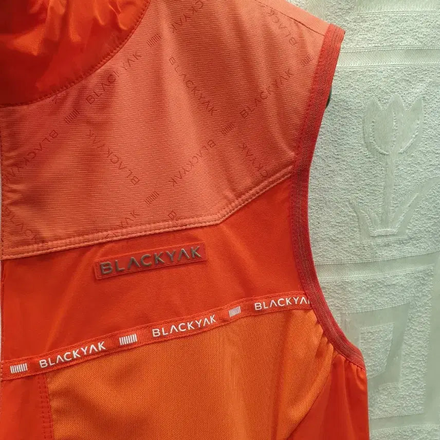 [BUNJANG] Blackyak Orange Windbreaker Vest Slim Fit Size 100 / 거의새거) 블랙야크 오렌지 바람막이 조끼 95~100