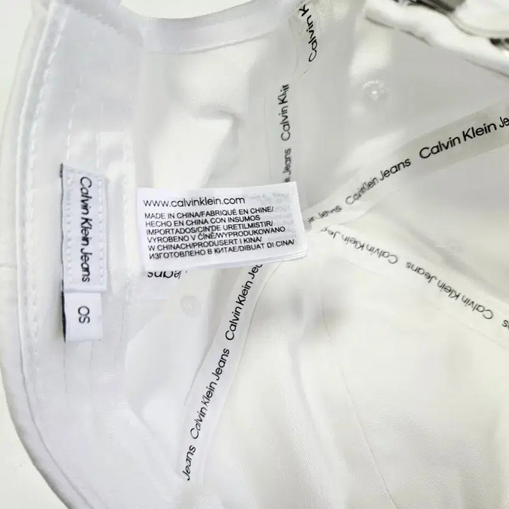 [BUNJANG] Calvin Klein Jeans White Ball Cap / 캘빈클라인 진스 화이트 볼캡 OS