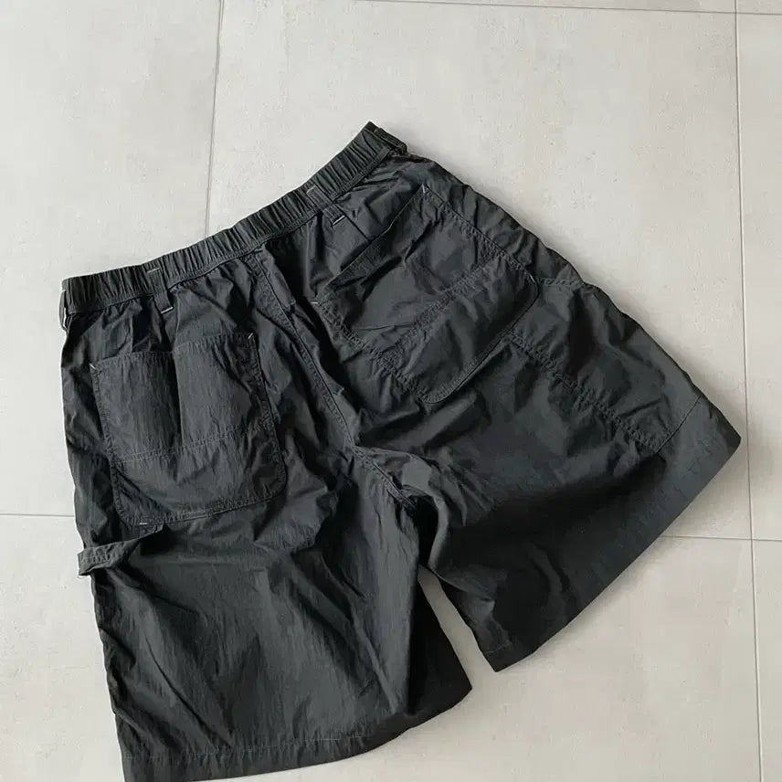 [SOLD OUT] 모이프 오버 워크 반바지 2