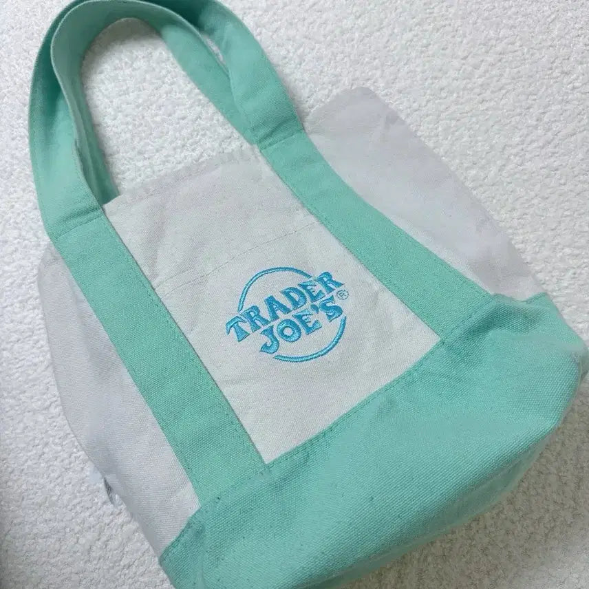 [SOLD OUT] 민트덕후 한정판 트레이더조 민트 미니 에코백 +  라부부 나랑놀자 민트