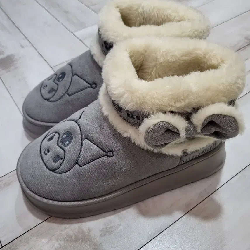 [BUNJANG] Sanrio Kuromi Fur UGG Boots / 산리오 쿠로미 털어그부츠 (새상품)