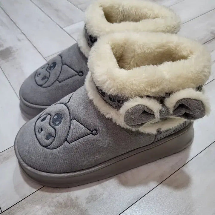 [BUNJANG] Sanrio Kuromi Fur UGG Boots / 산리오 쿠로미 털어그부츠 (새상품)