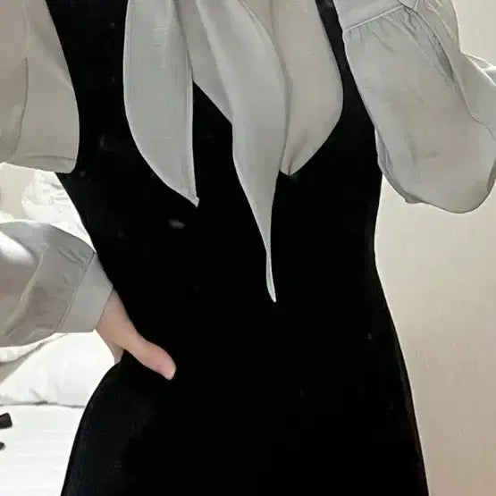 [BUNJANG] Light Me Feminine Tie Blouse / 새상품 라이트미 페미닌 타이 블라우스