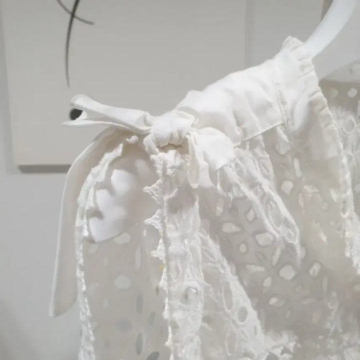 [BUNJANG] Mine Sleeveless Top / 마인 여성 상의