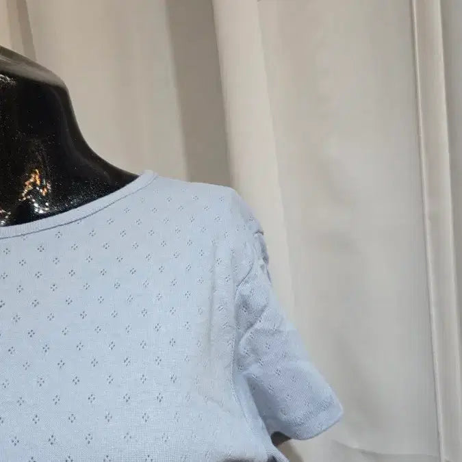[BUNJANG] Punching Detail Short Sleeve T-Shirt - Sky Blue / 펀칭 하늘 반팔