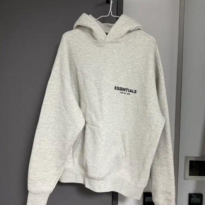 [BUNJANG] Fear of God Essentials Hoodie Light Oatmeal / (S)피어오브갓 에센셜 후드 라이트 오트밀
