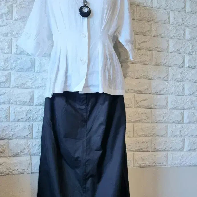 [BUNJANG] White Blouse &amp; Black Long Skirt Set / 화이트 블라우스 + 블랙 롱 스커트 세트(새상품)