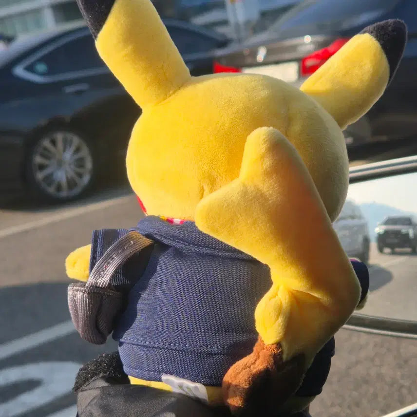 [BUNJANG] Kansai Airport Exclusive Pikachu Medium Female Flight Attendant / 간사이 공항 한정 피카츄 중형 암컷 승무원