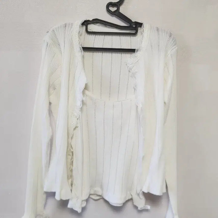 [BUNJANG] Daisy2L Wink Ribbon Tank Top and Lace Cardigan Set / 데이지투엘 윙크 리본나시 레이스 가디건 세트