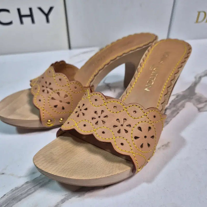 [BUNJANG] Louis Vuitton Monogram Cherry Wood Mules Sandals Size 37 / (정품) 루이비통 모노그램 체리 우드 뮬 샌들 37