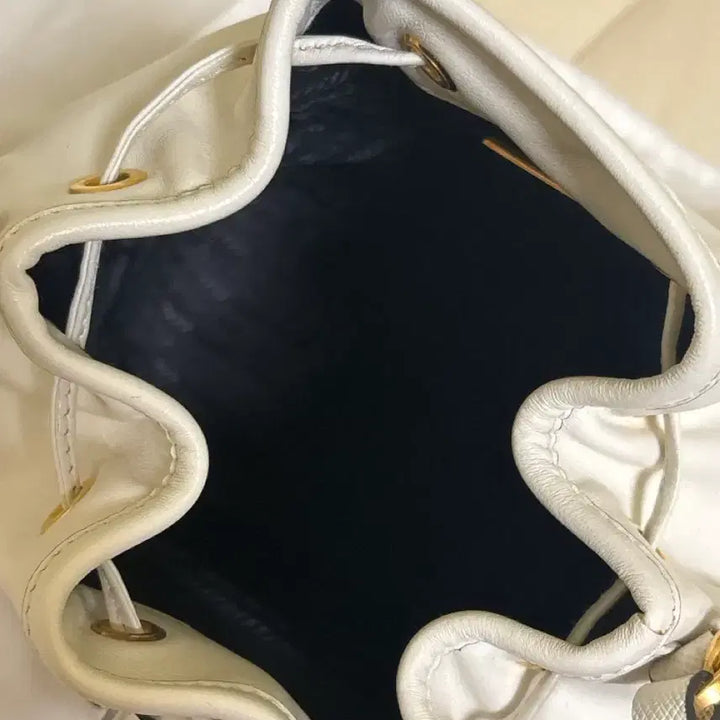 [BUNJANG] Prada Bucket Bag White / 프라다 버킷백 화이트