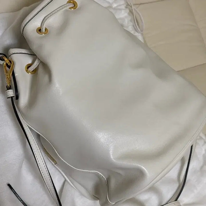 [BUNJANG] Prada Bucket Bag White / 프라다 버킷백 화이트