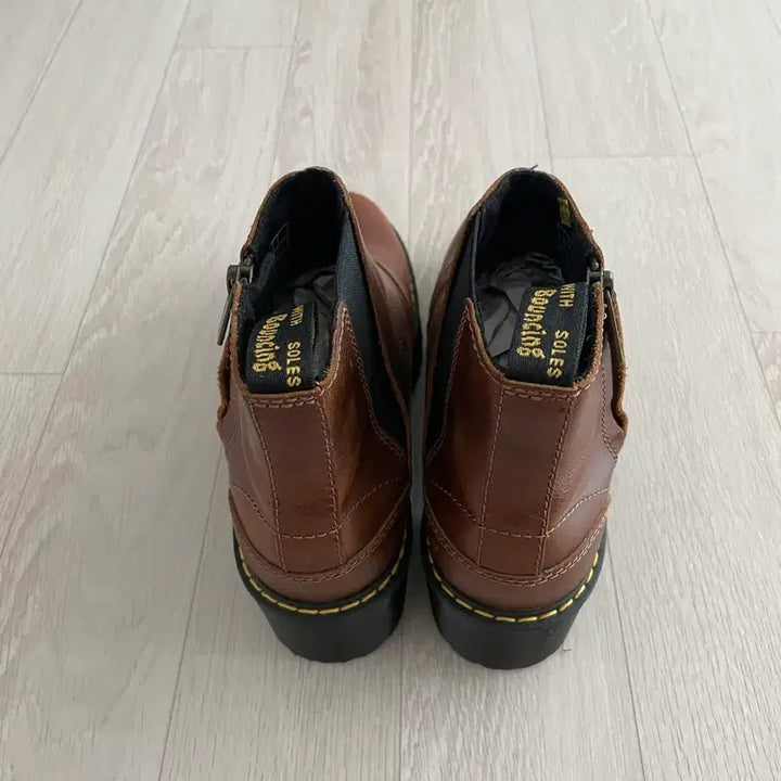 [BUNJANG] Dr. Martens Romety Chelsea Boots / 닥터마틴 첼시부츠 로메티 38
