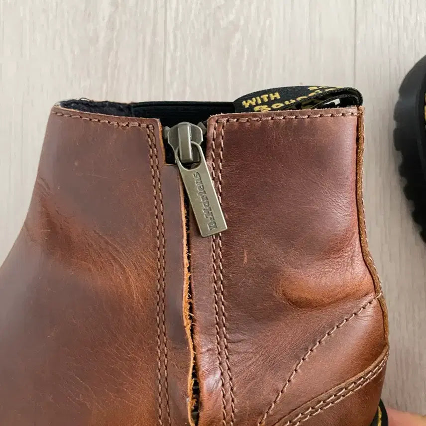 [BUNJANG] Dr. Martens Romety Chelsea Boots / 닥터마틴 첼시부츠 로메티 38
