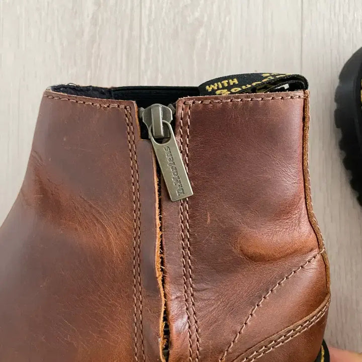[BUNJANG] Dr. Martens Romety Chelsea Boots / 닥터마틴 첼시부츠 로메티 38