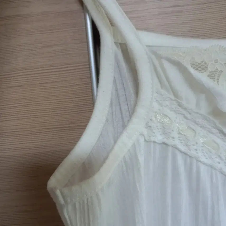 [BUNJANG] Vintage Lace Cami Top / 빈티지 레이스 끈나시