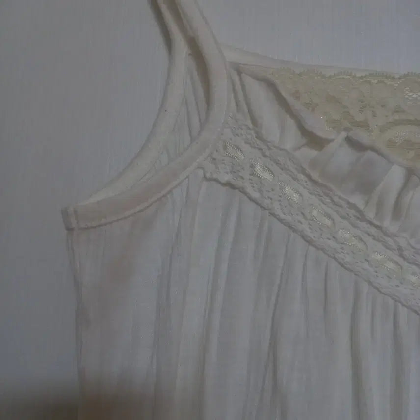 [BUNJANG] Vintage Lace Cami Top / 빈티지 레이스 끈나시