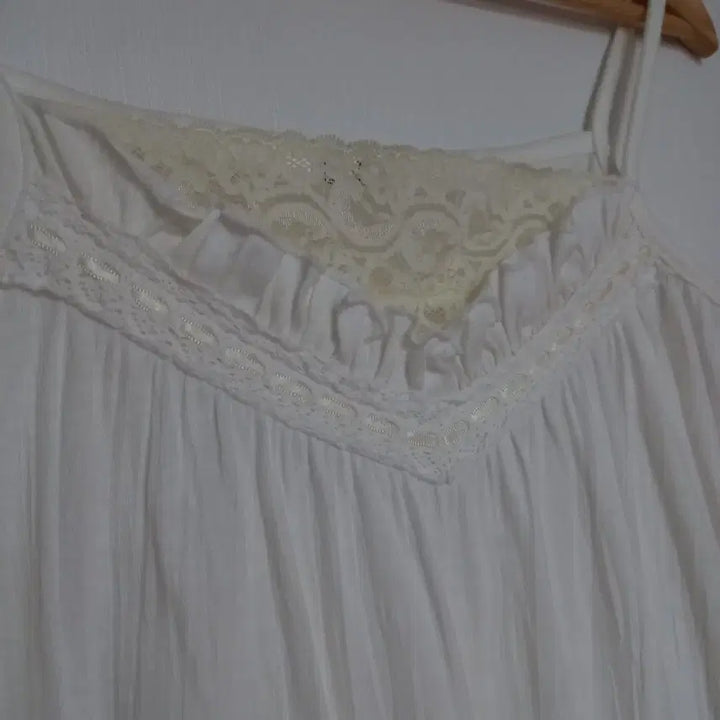 [BUNJANG] Vintage Lace Cami Top / 빈티지 레이스 끈나시