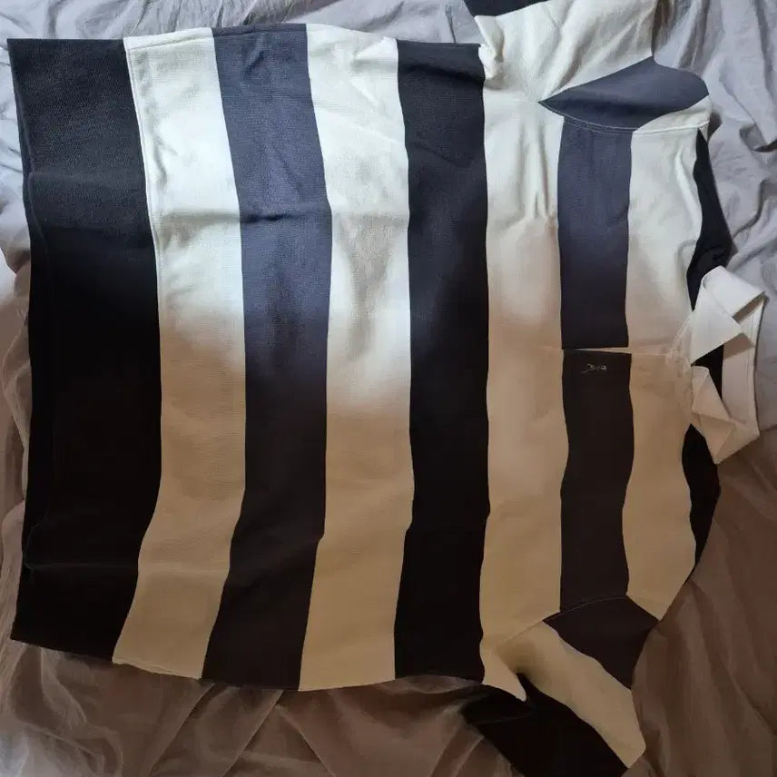 [BUNJANG] Pottery Stripe Rugby Polo Shirt (Charcoal) / 포터리 스트라이프 럭비 폴로 셔츠(차콜) 1사이즈