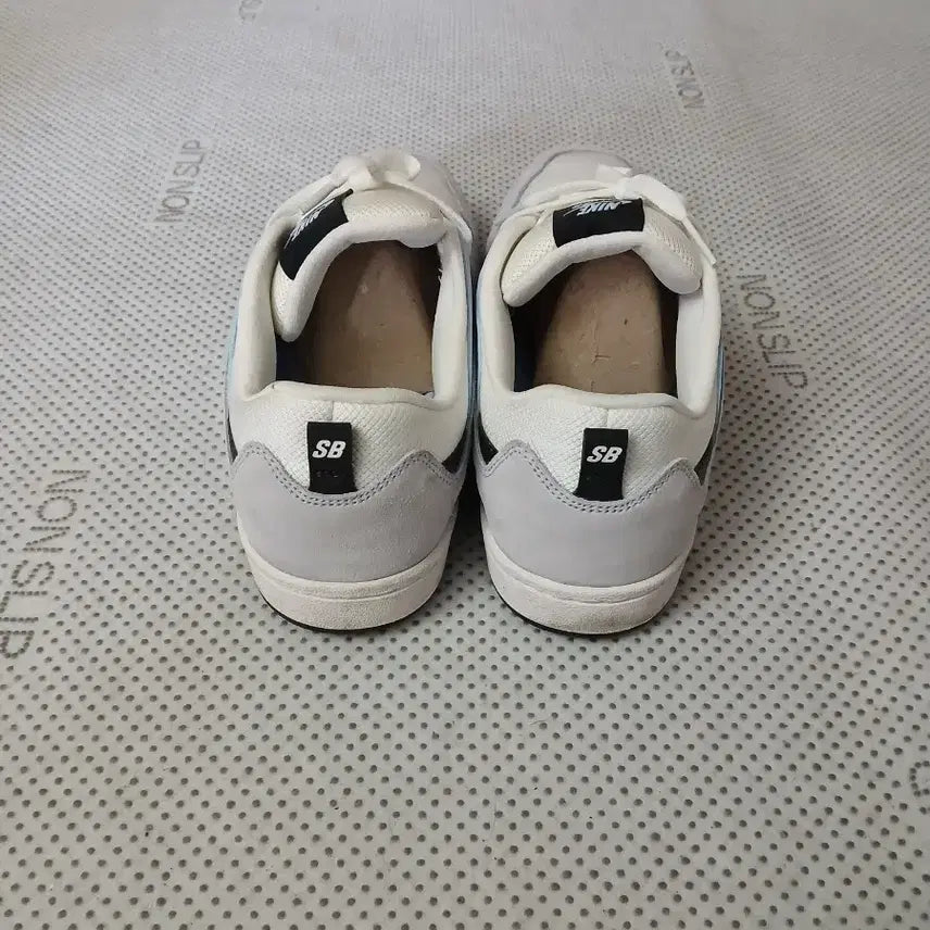 [BUNJANG] Nike SB Alleyoop Black White Sneakers / 나이키 SB 알리웁 블랙 화이트