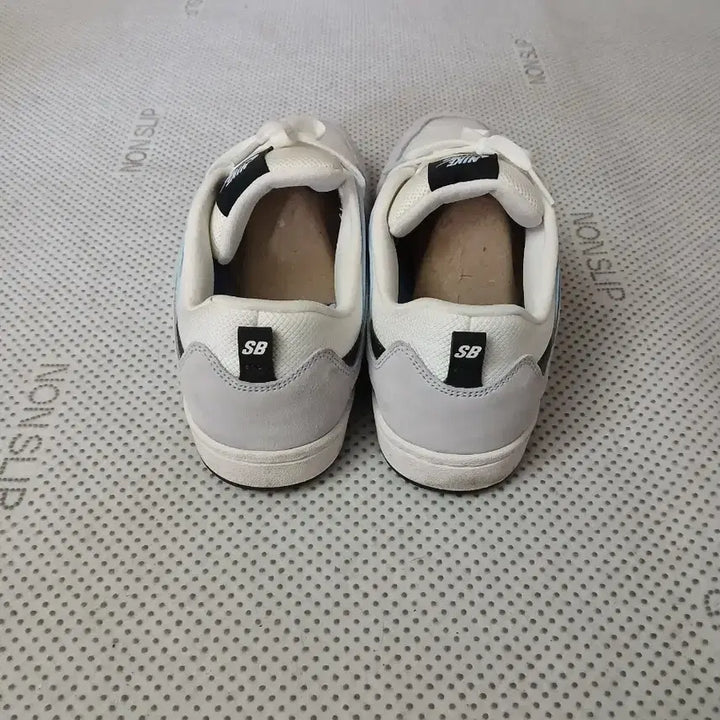 [BUNJANG] Nike SB Alleyoop Black White Sneakers / 나이키 SB 알리웁 블랙 화이트
