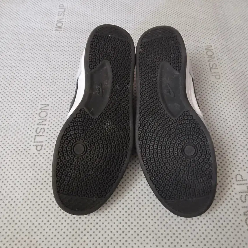 [BUNJANG] Nike SB Alleyoop Black White Sneakers / 나이키 SB 알리웁 블랙 화이트